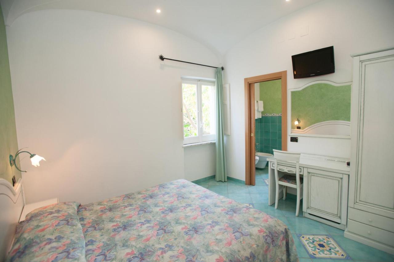 Hotel Villa Sirena - Thermae & Spa Ischia Exterior photo